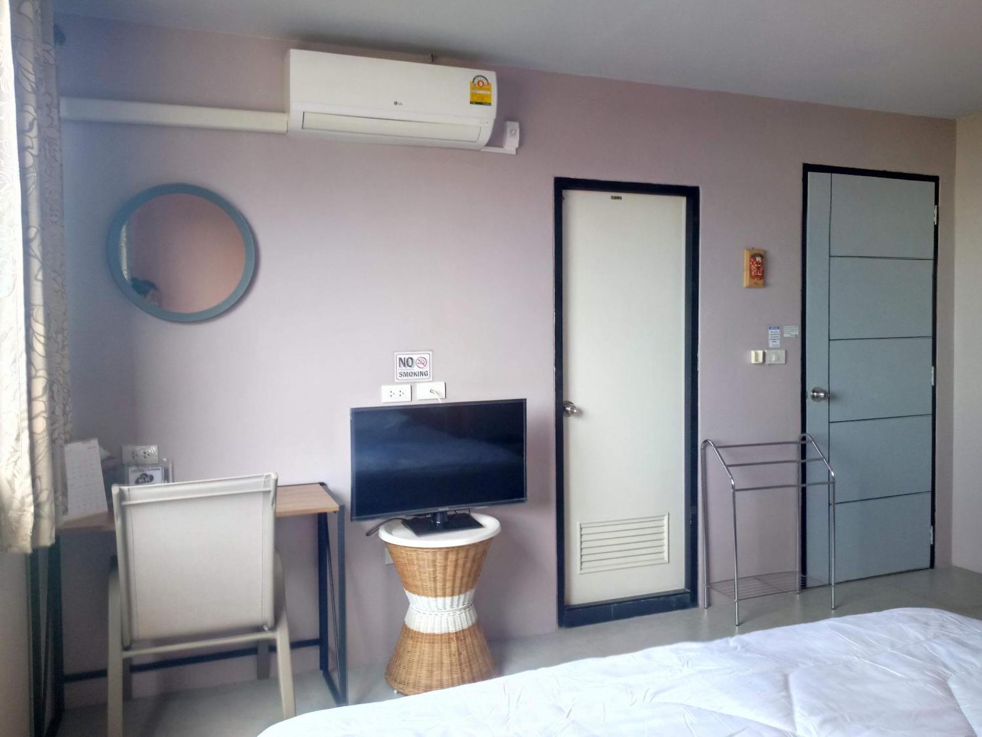 In Phuket House Hotel Exterior foto