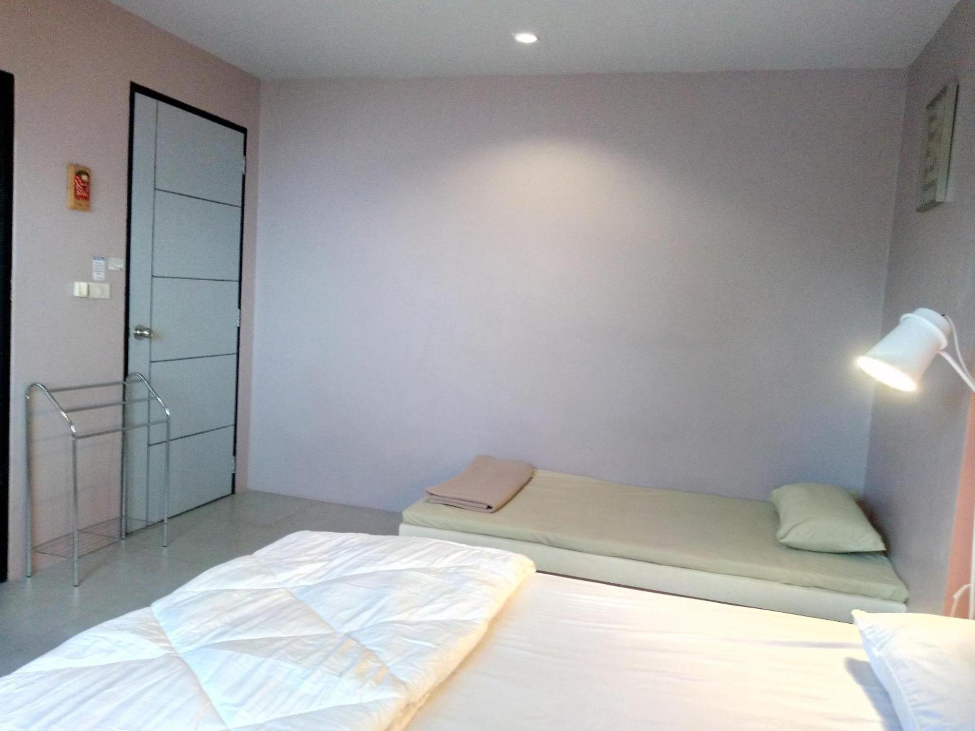 In Phuket House Hotel Exterior foto