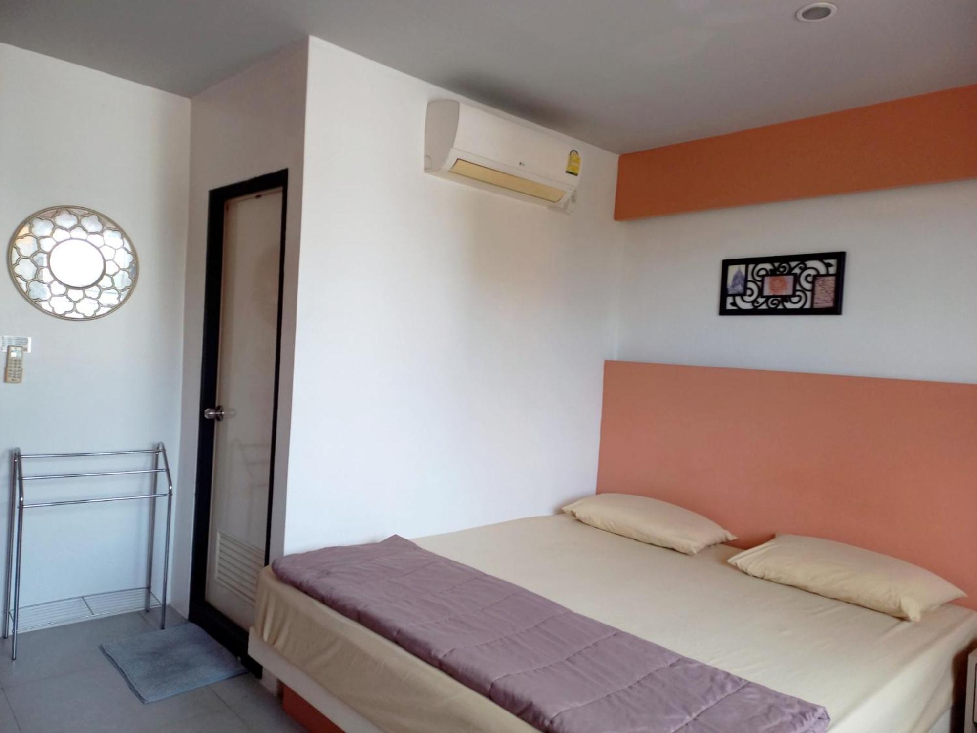 In Phuket House Hotel Exterior foto
