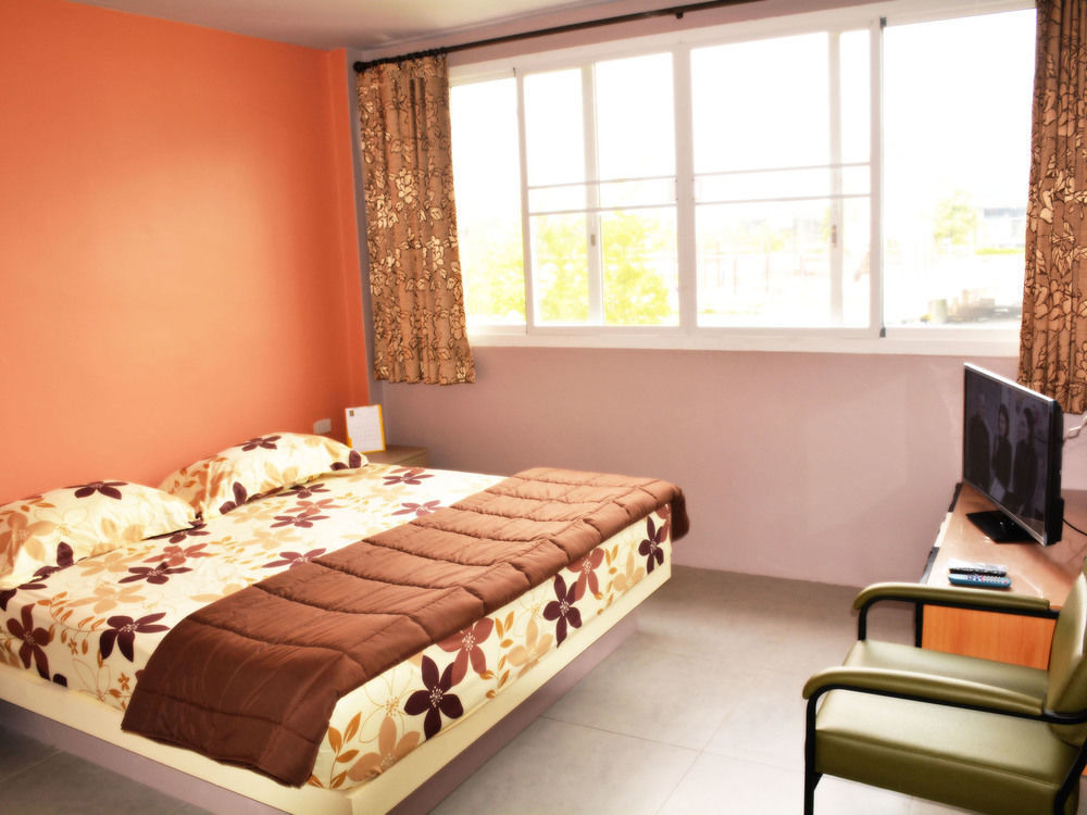 In Phuket House Hotel Exterior foto